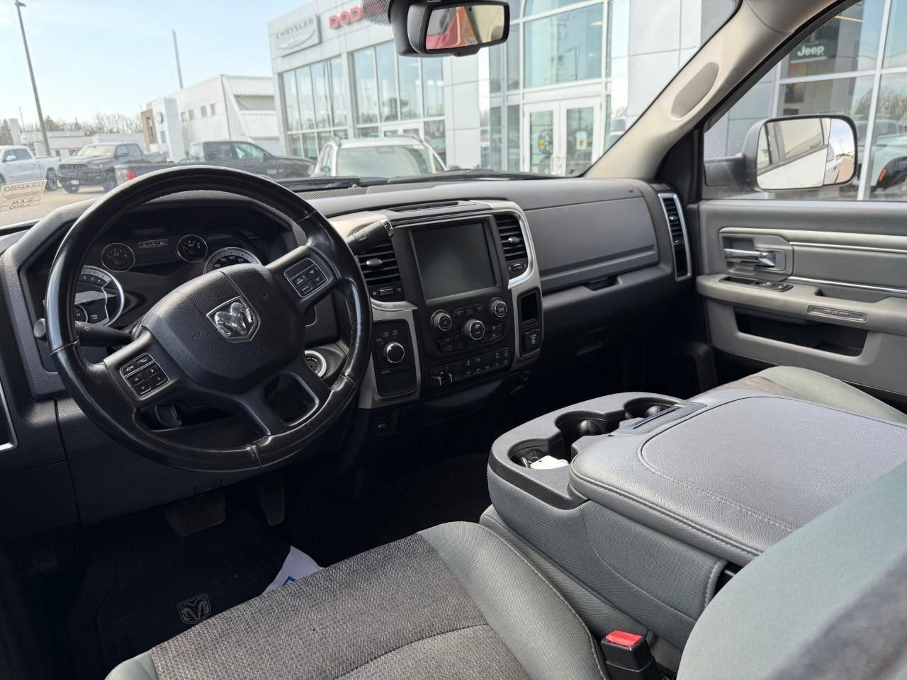 2016 RAM 2500 4WD Crew Cab 149  SLT Photo