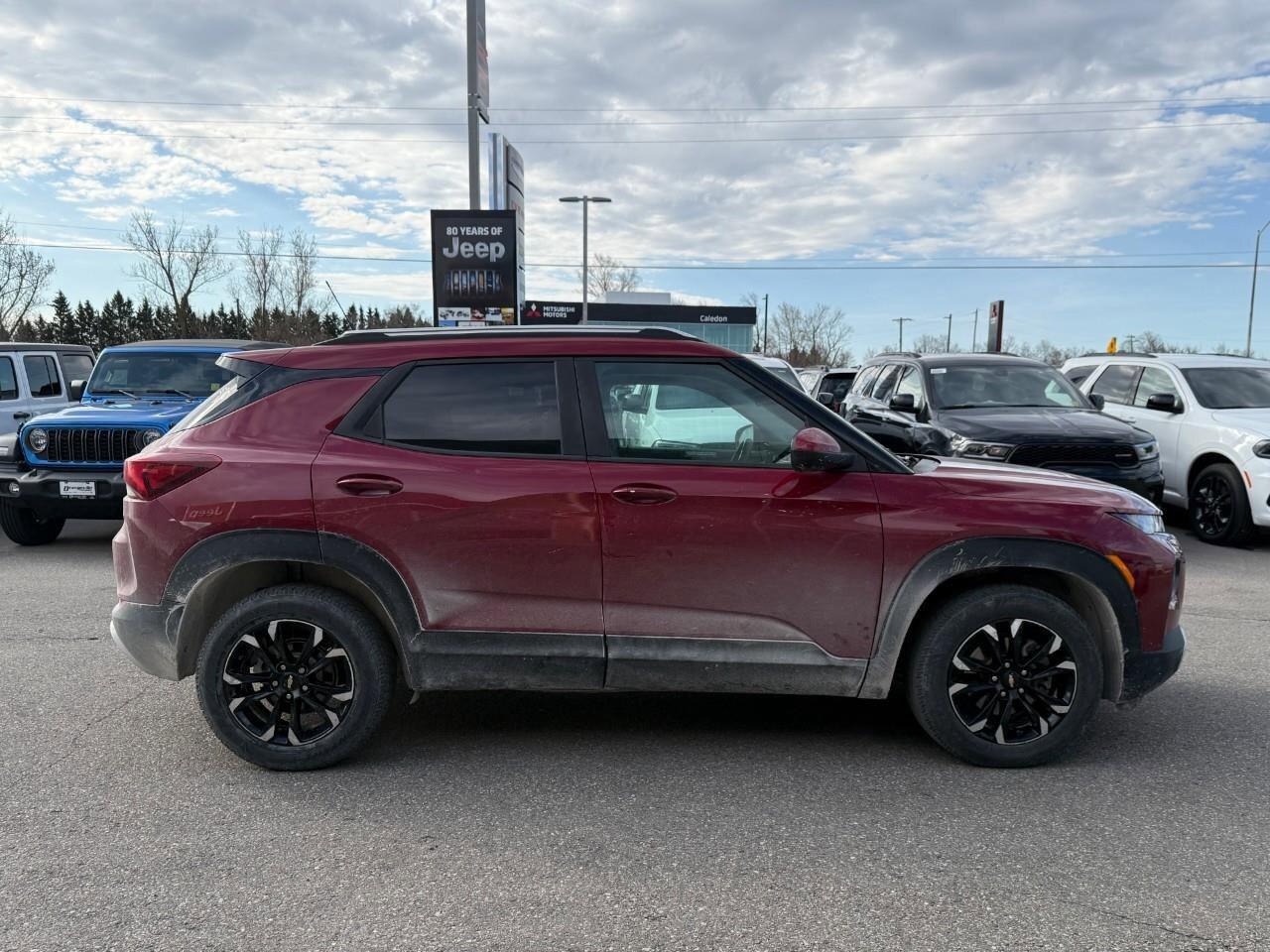 2021 Chevrolet TrailBlazer AWD 4dr LT Photo3