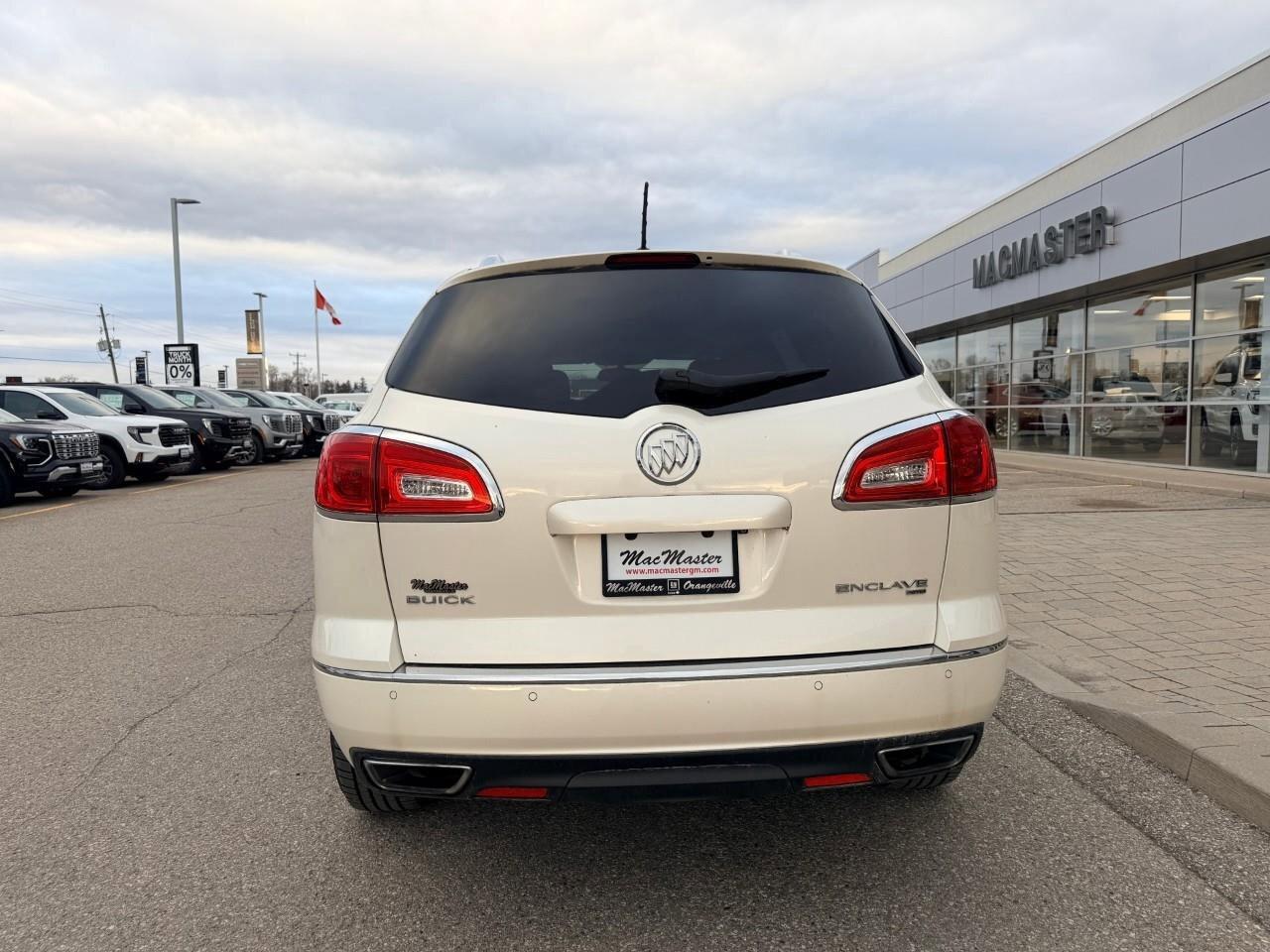 2015 Buick Enclave LeatherLEATHER, 3.6L V6, AWD, 7-PASSENGER, ALLOYS, Photo