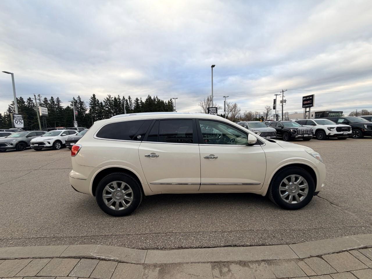 2015 Buick Enclave LeatherLEATHER, 3.6L V6, AWD, 7-PASSENGER, ALLOYS, Photo