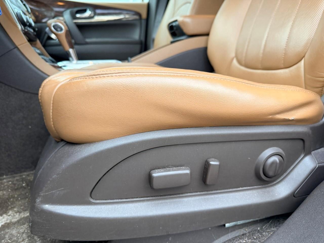 2015 Buick Enclave LeatherLEATHER, 3.6L V6, AWD, 7-PASSENGER, ALLOYS, Photo