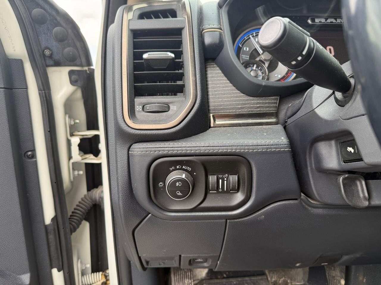 2022 RAM 2500 Limited 4x4 Crew Cab 6'4  Box Photo