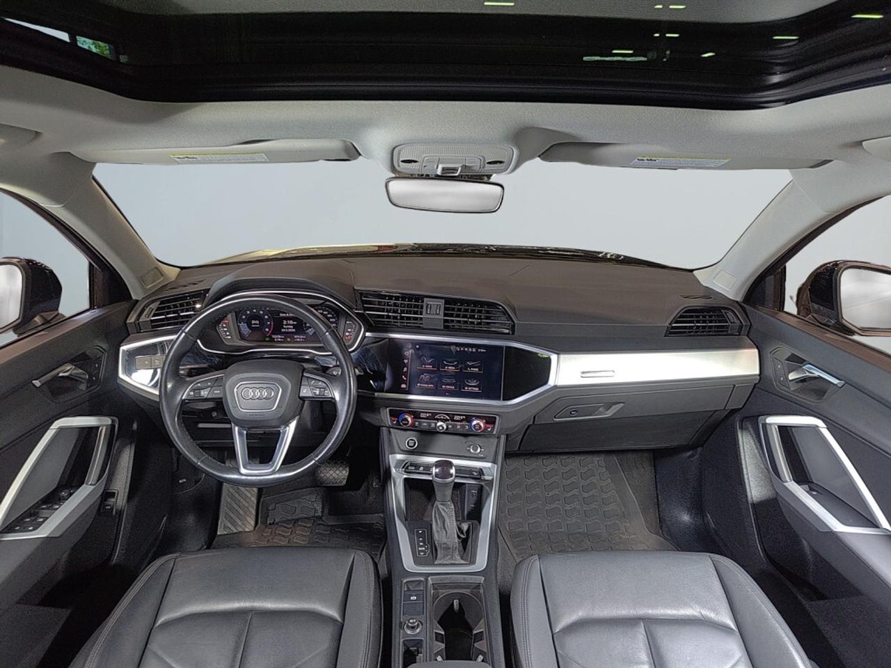 2022 Audi Q3 Premium quattro/Leather/NAVI/Sunroof/Clean Carfax Photo