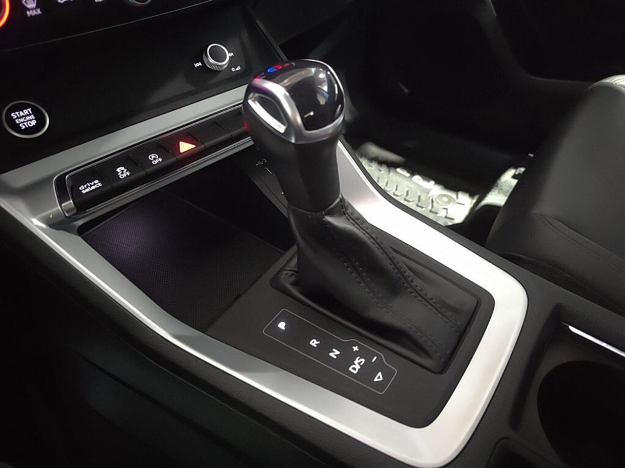 2022 Audi Q3 Premium quattro/Leather/NAVI/Sunroof/Clean Carfax Photo