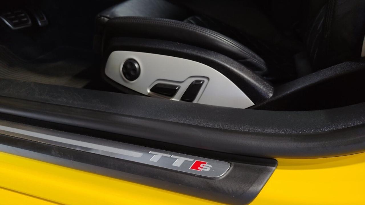 2017 Audi TTS TTS Coupe quattro   Vegas Yellow   Virtual Cockpit Photo