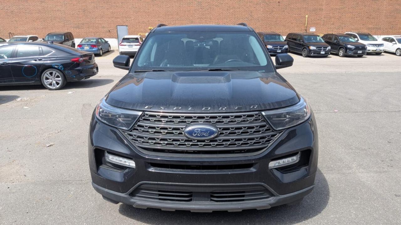 2022 Ford Explorer Sport Appearance w/ Leather   Twin Panel Moonroof Photo