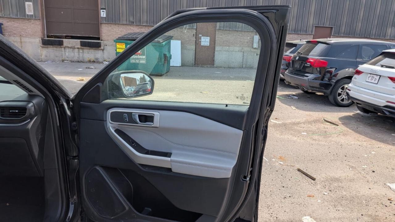 2022 Ford Explorer Sport Appearance w/ Leather   Twin Panel Moonroof Photo