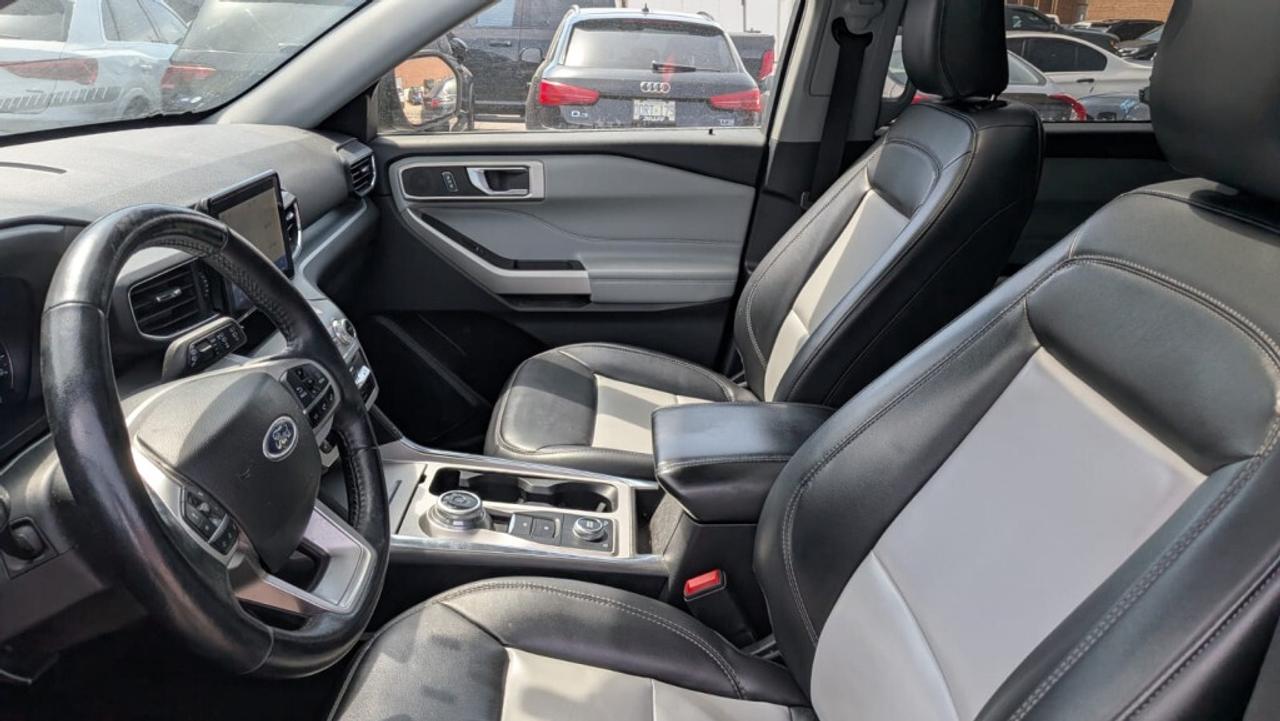 2022 Ford Explorer Sport Appearance w/ Leather   Twin Panel Moonroof Photo