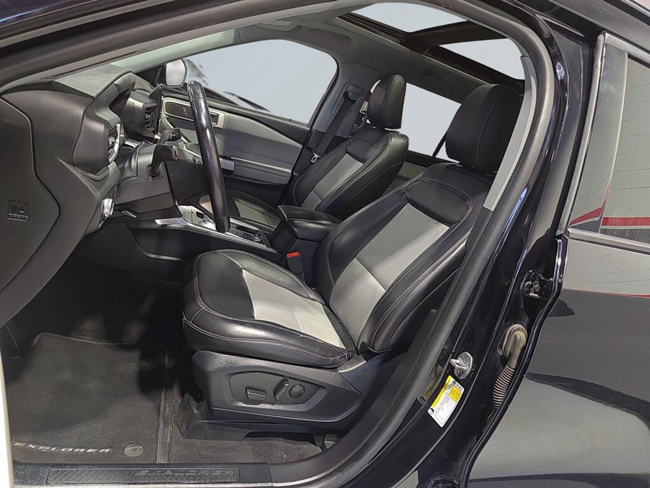 2022 Ford Explorer $7690 Factory Upgrades   Sport Appearance  w/ Leat Photo