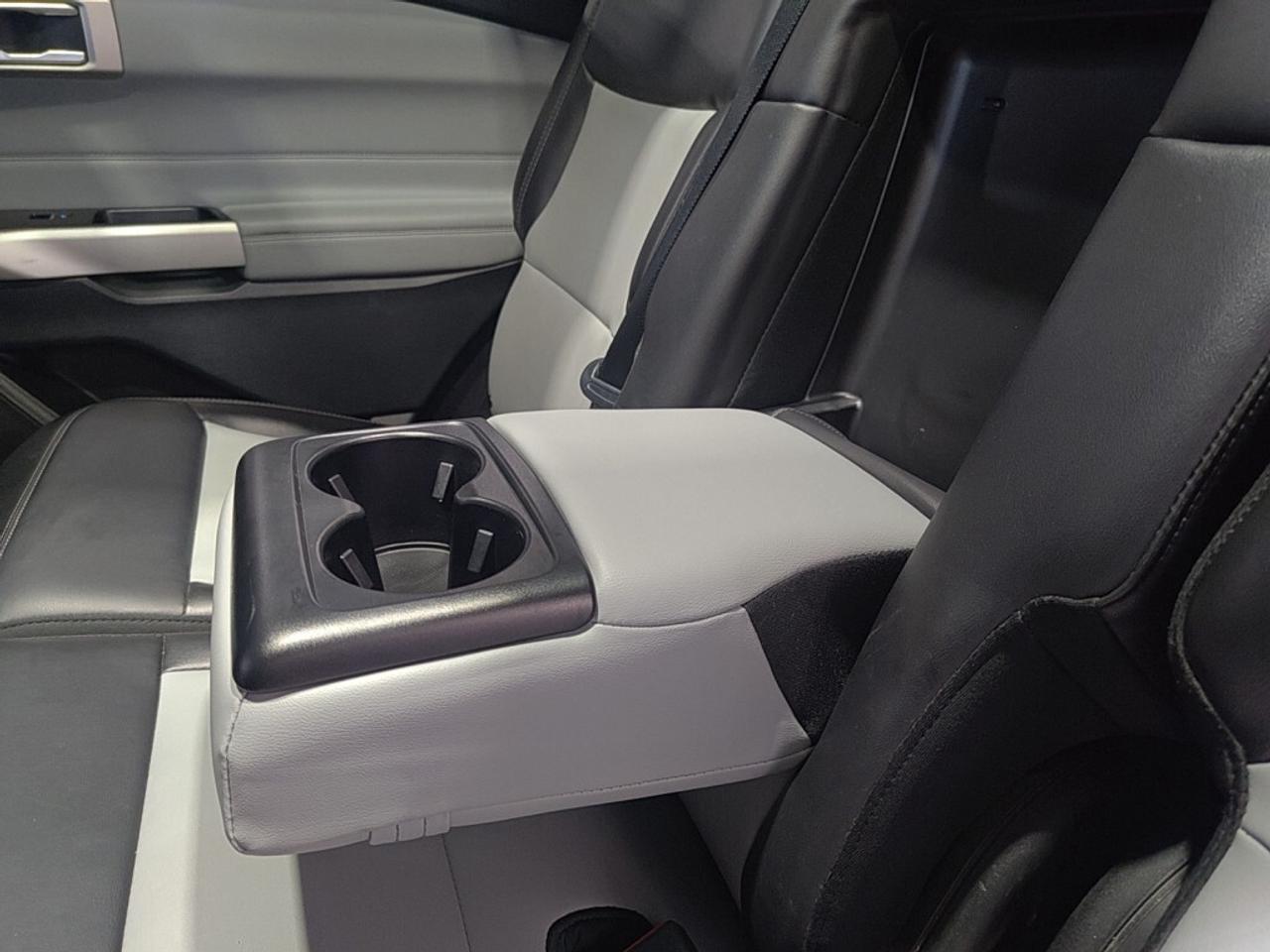 2022 Ford Explorer $7690 Factory Upgrades   Sport Appearance  w/ Leat Photo