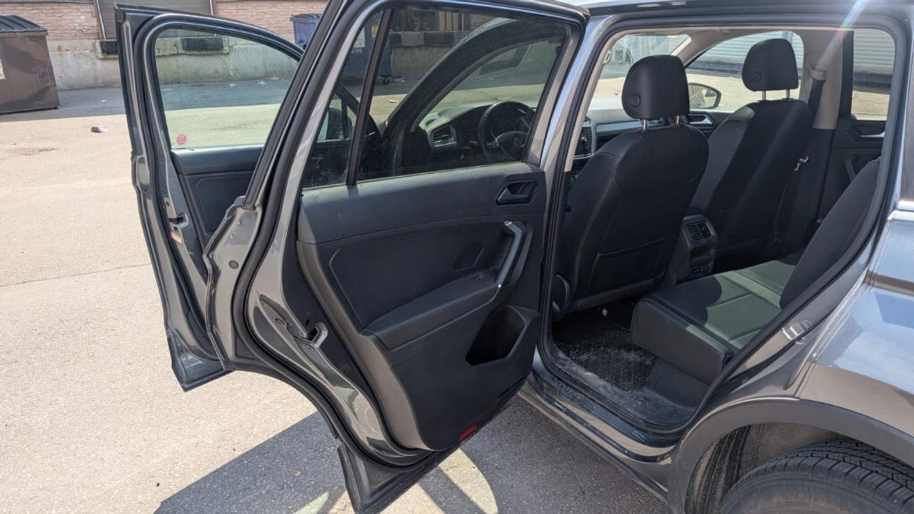 2018 Volkswagen Tiguan 4MOTION 7 Seater/Leather/ Drive Assist/Clean Carfa Photo