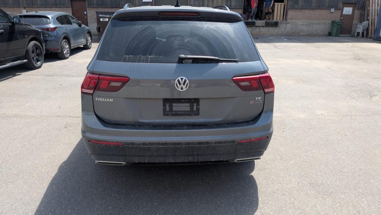 2018 Volkswagen Tiguan 4MOTION 7 Seater/Leather/ Drive Assist/Clean Carfa Photo