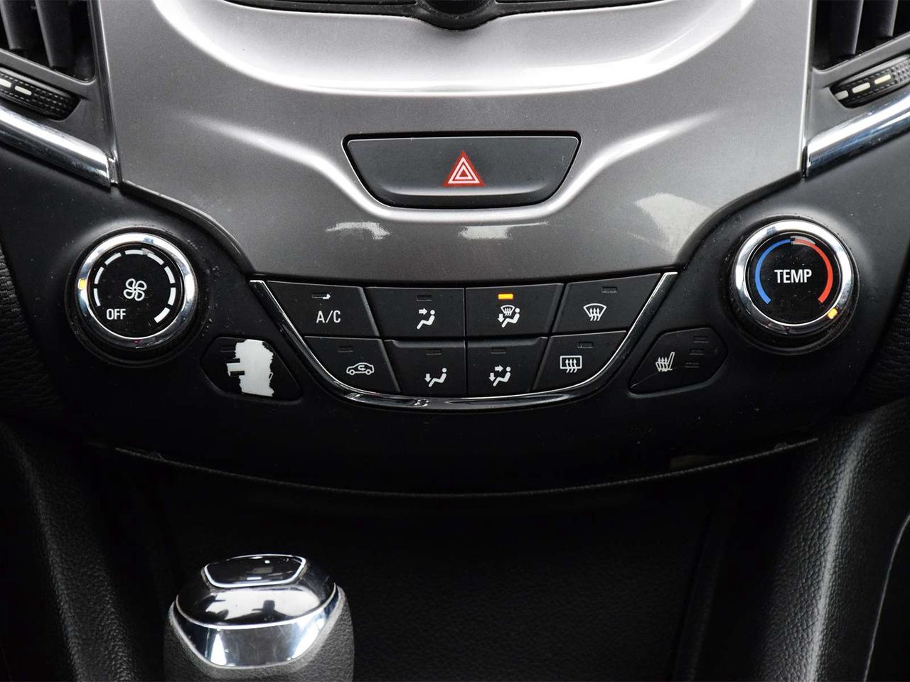 2018 Chevrolet Cruze LT ~Heated Seats ~Bluetooth ~Camera ~Carplay Photo