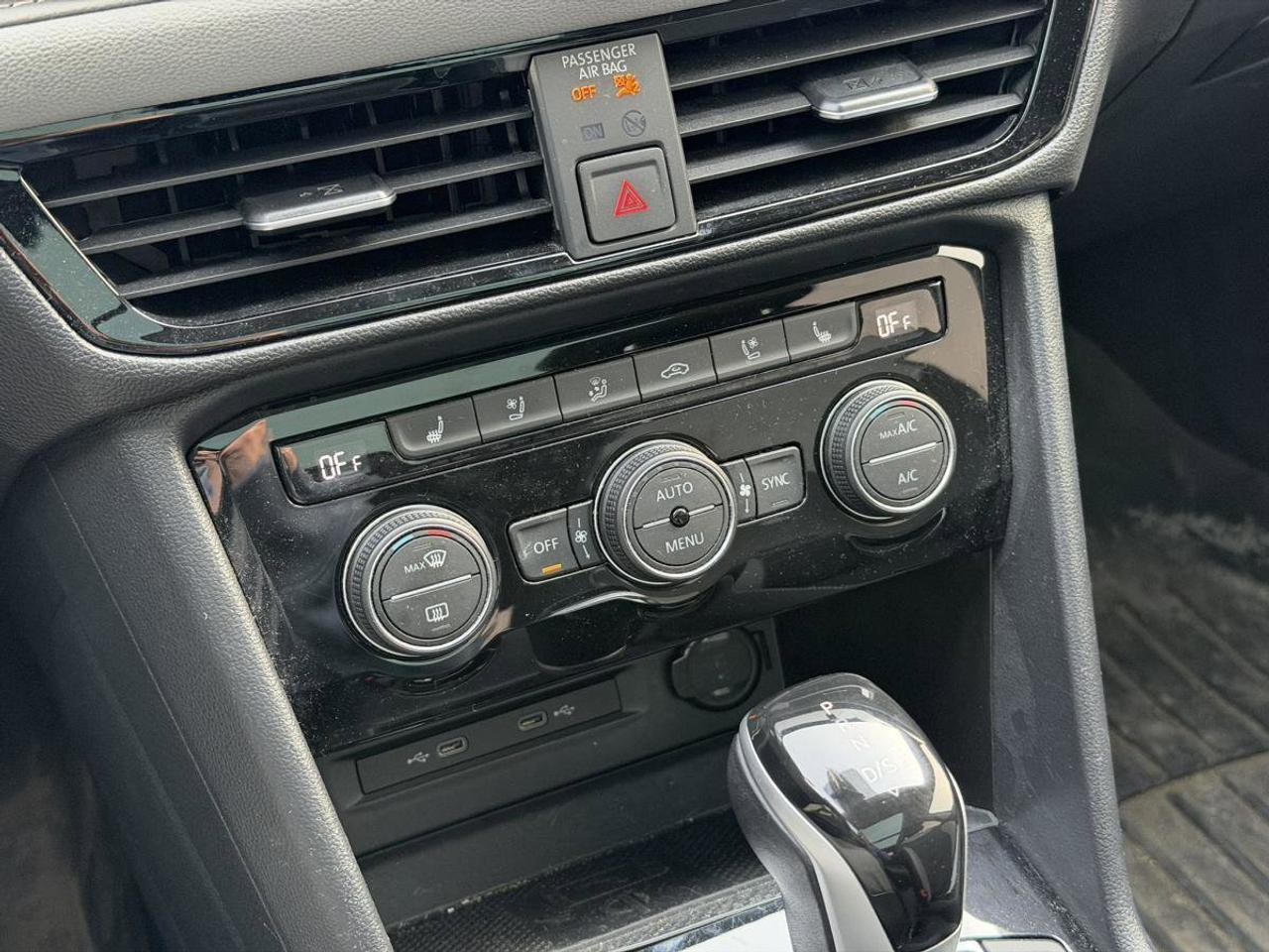 2023 Volkswagen Taos  Photo