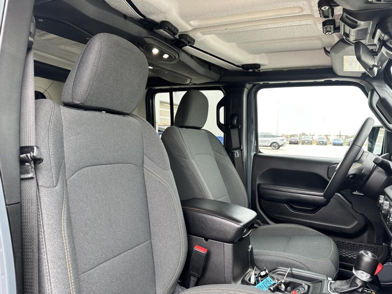 2024 Jeep Wrangler SPORT Photo