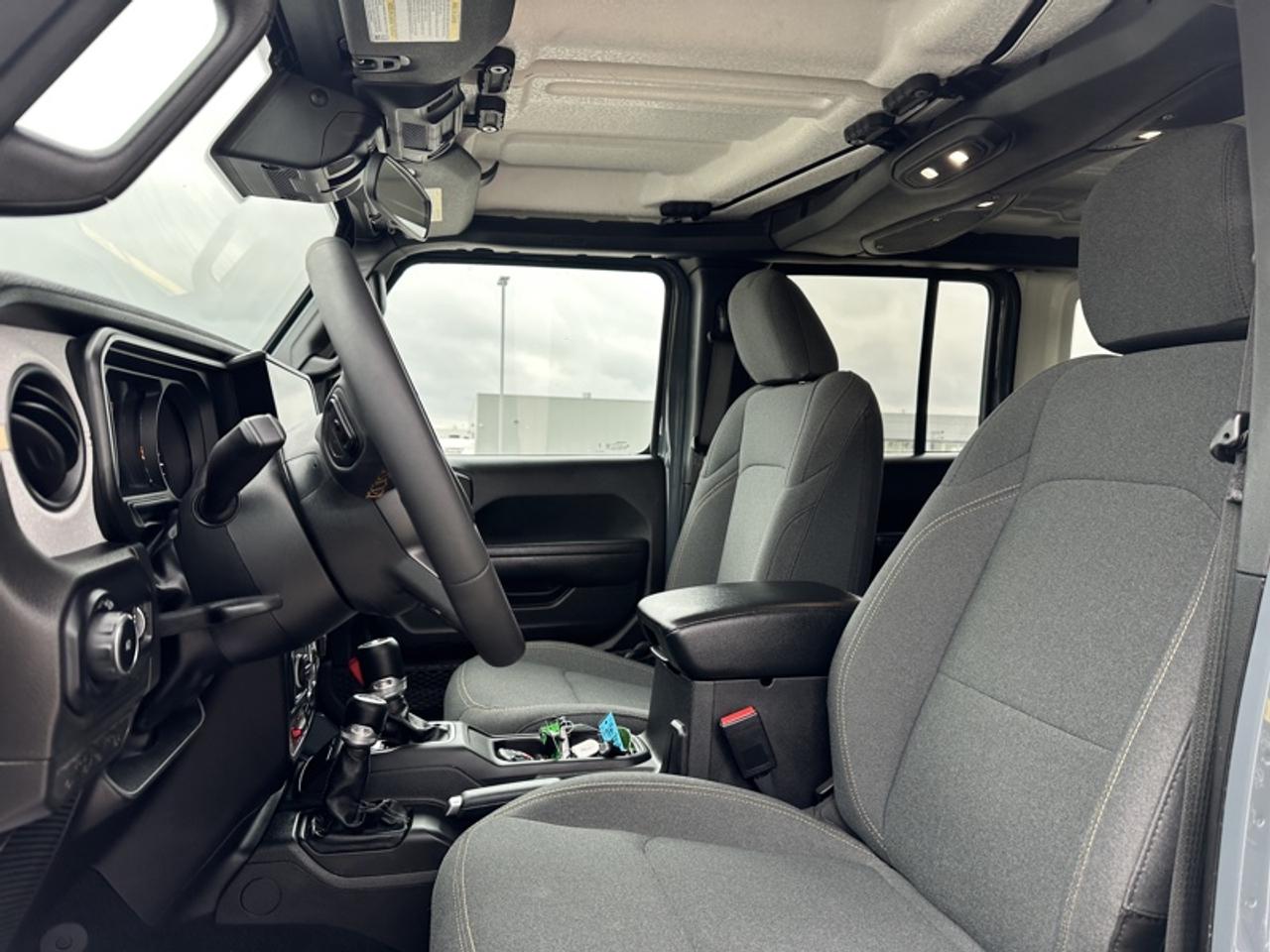 2024 Jeep Wrangler SPORT Photo