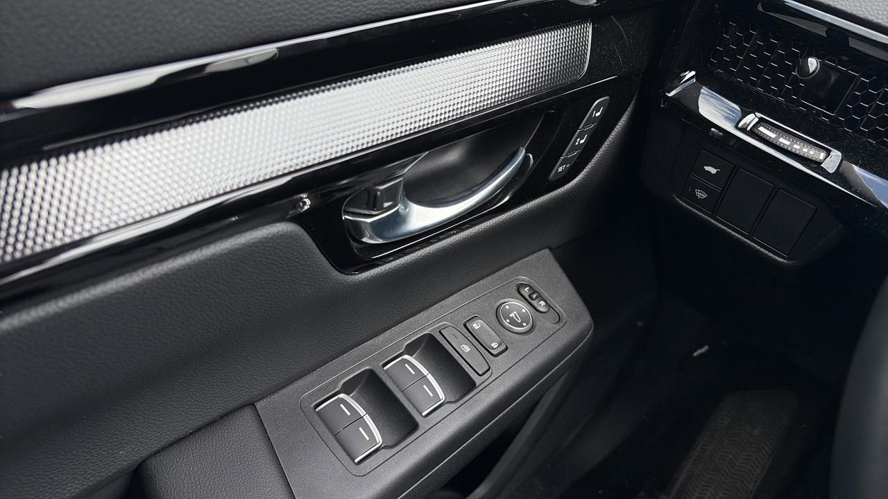 2026 Honda CR-V Hybrid Touring AWD Photo