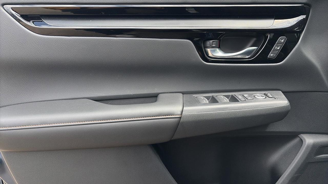 2026 Honda CR-V Hybrid Touring AWD Photo