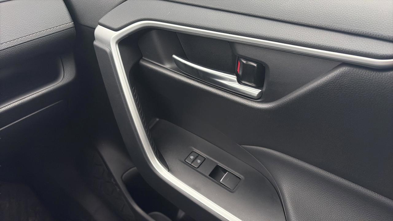 2025 Toyota RAV4 XLE AWD Photo
