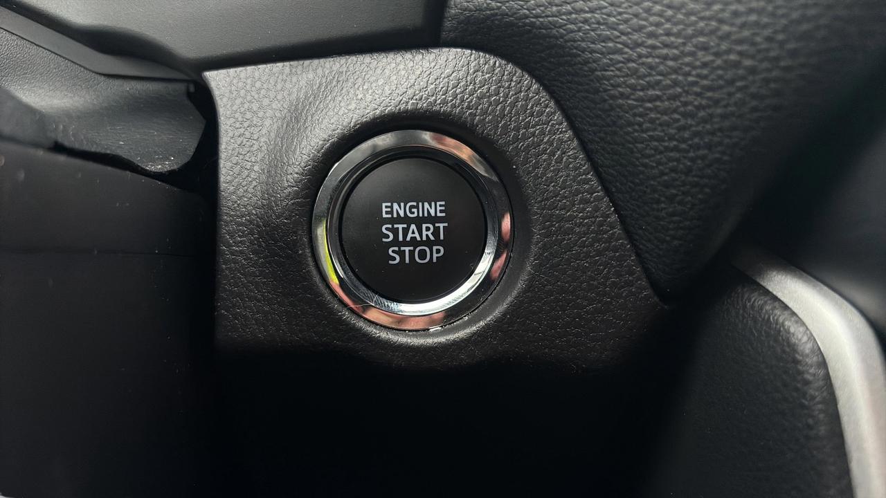 2025 Toyota RAV4 XLE AWD Photo