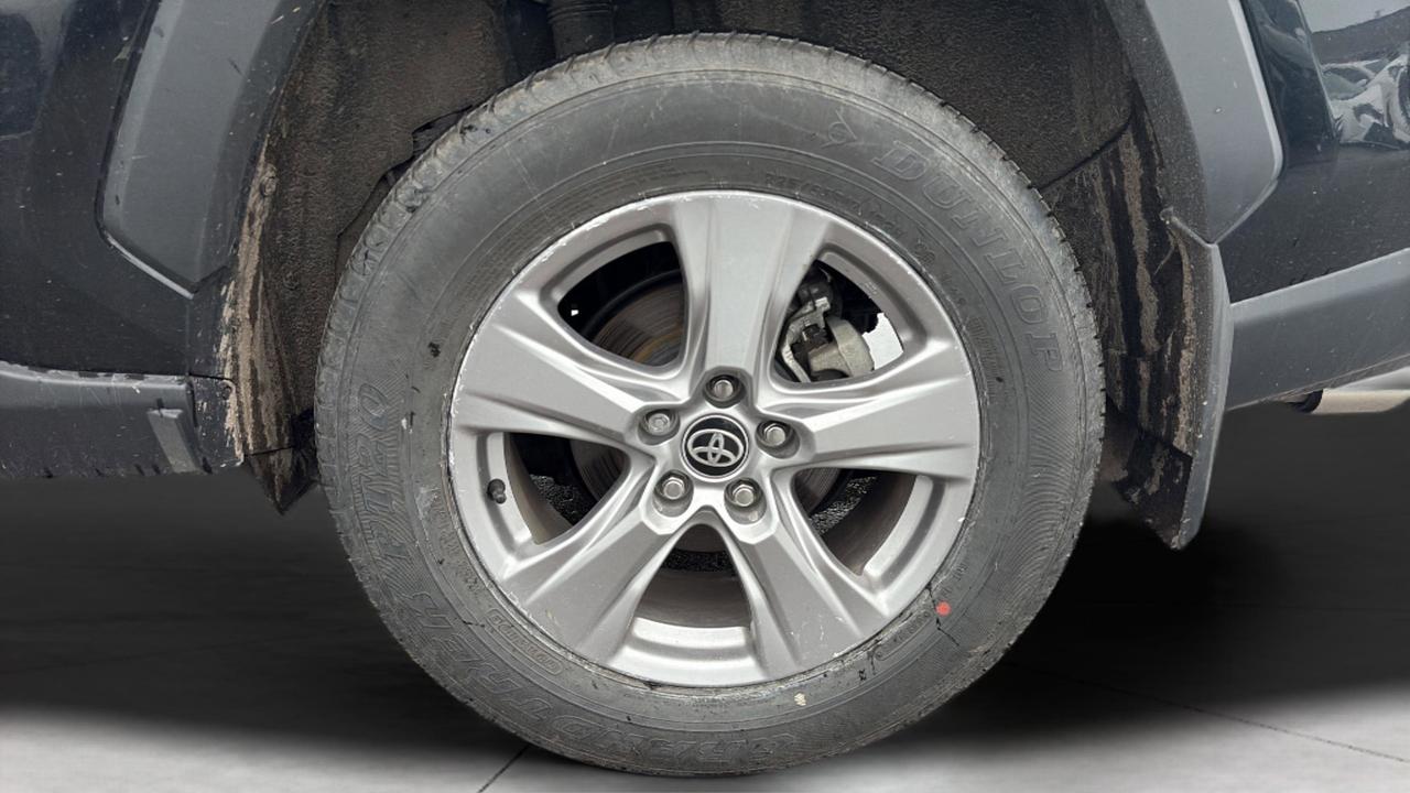 2025 Toyota RAV4 XLE AWD Photo