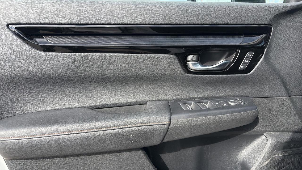2024 Honda CR-V Hybrid Touring AWD Photo