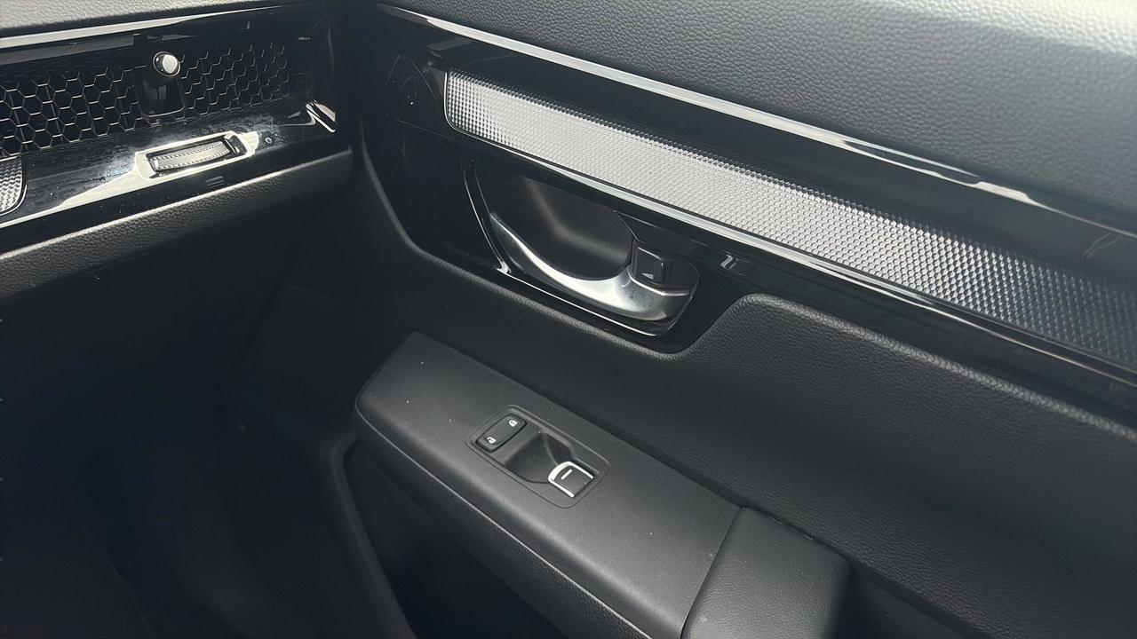 2024 Honda CR-V Hybrid Touring AWD Photo