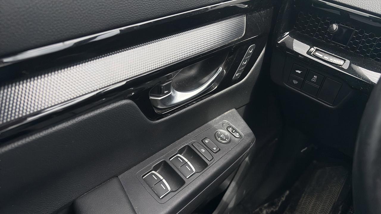 2024 Honda CR-V Hybrid Touring AWD Photo