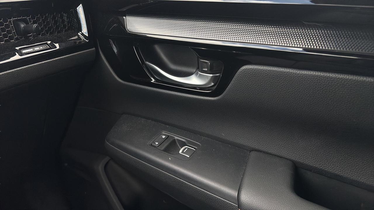 2024 Honda CR-V Hybrid Touring AWD Photo