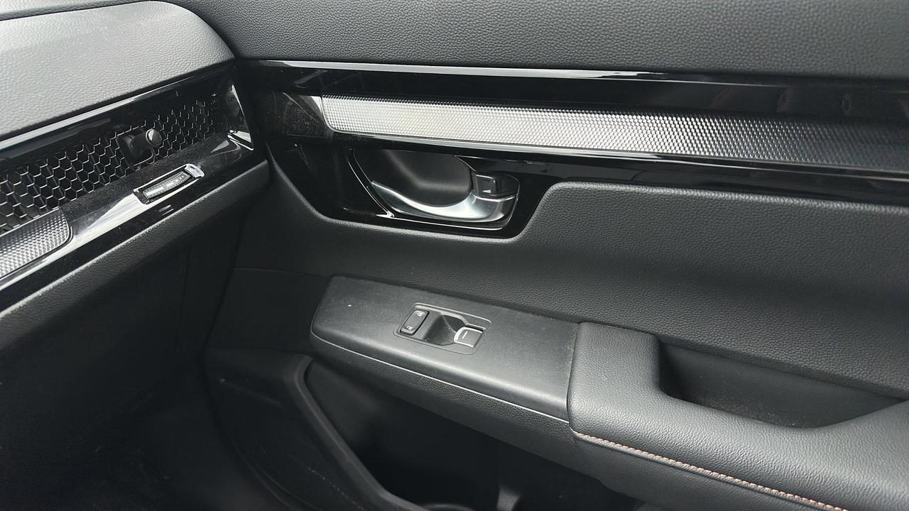 2024 Honda CR-V Hybrid Touring AWD Photo