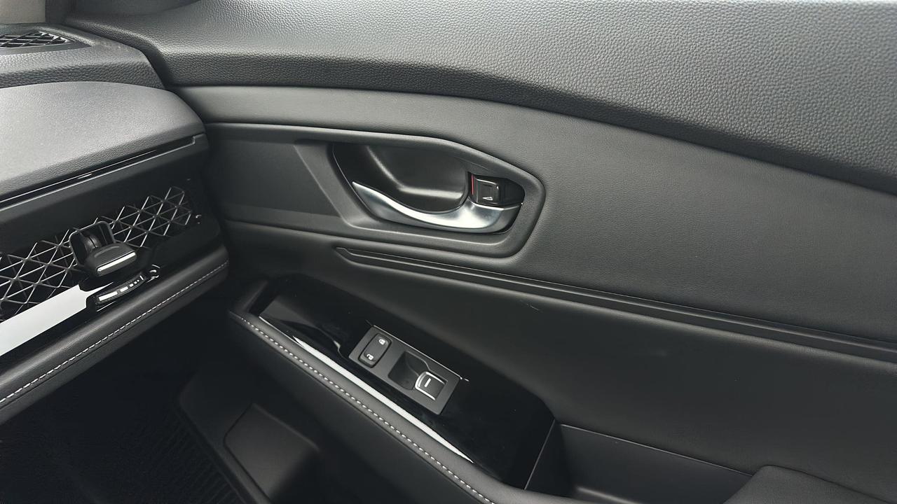 2025 Honda Accord Hybrid Touring eCVT Photo