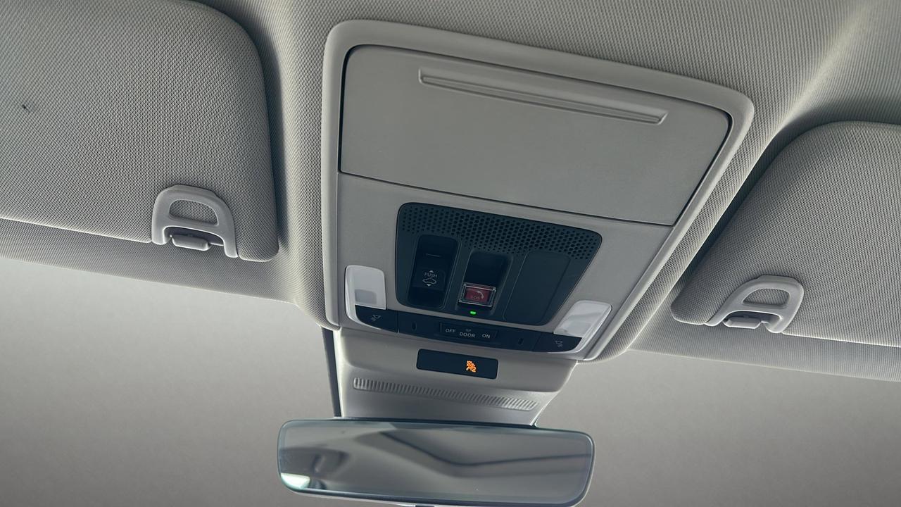 2025 Honda Accord Hybrid Touring eCVT Photo