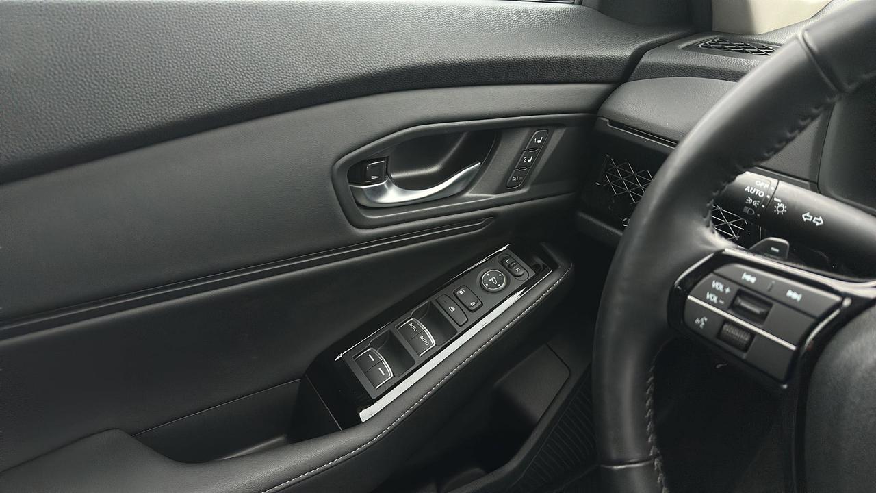 2025 Honda Accord Hybrid Touring eCVT Photo