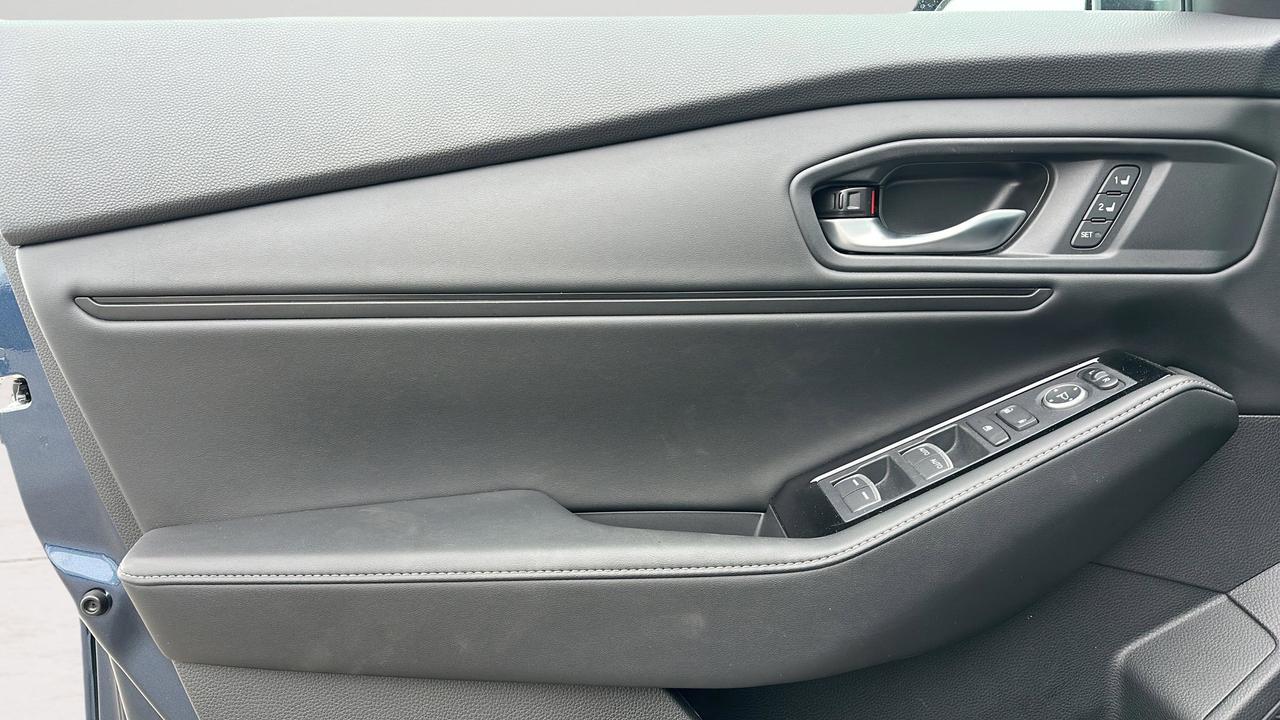 2025 Honda Accord Hybrid Touring eCVT Photo