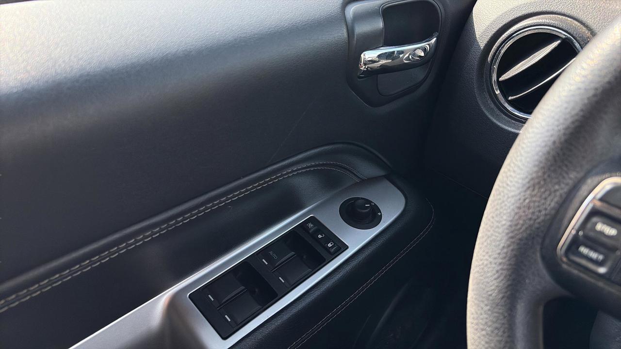 2014 Jeep Compass FWD 4DR NORTH Photo