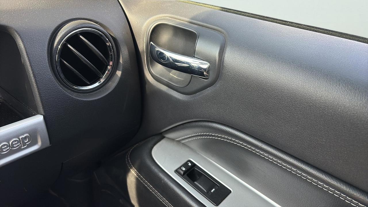 2014 Jeep Compass FWD 4DR NORTH Photo