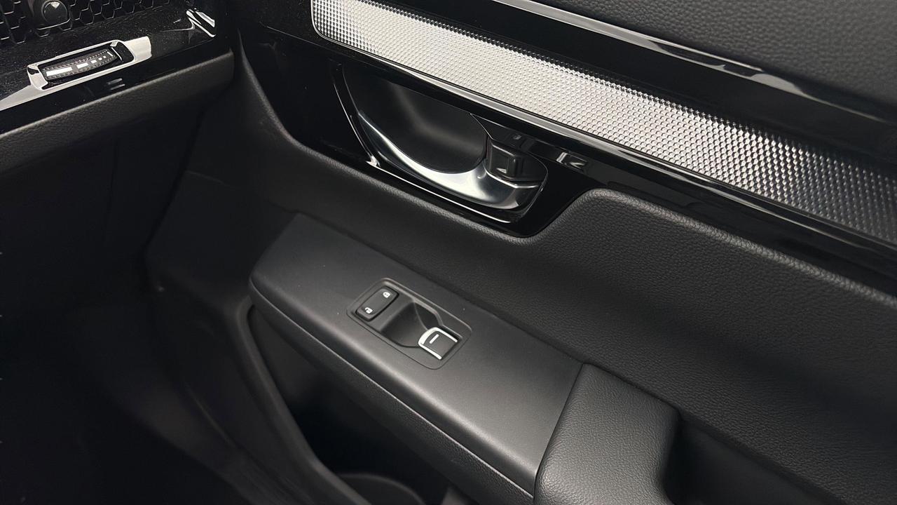 2024 Honda CR-V Hybrid Touring AWD Photo