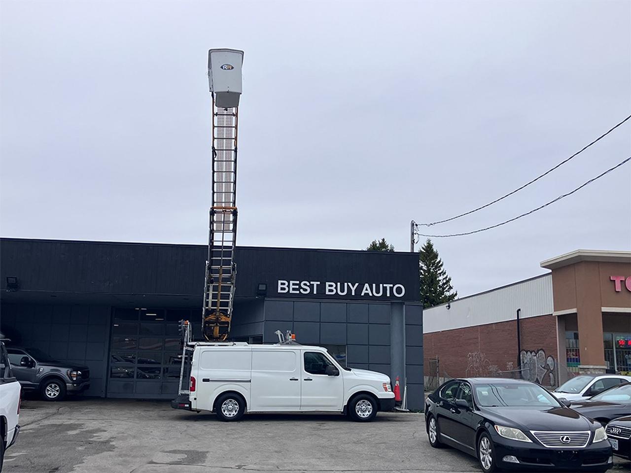 2016 Nissan NV 3500 BOOM TRUCK RH38D|REAR VIEW CAMERA|TRAFFIC ARROWS Photo3