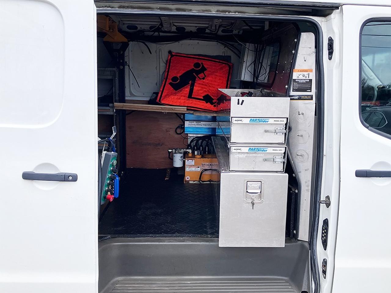 2016 Nissan NV 3500 BOOM TRUCK RH38D|REAR VIEW CAMERA|TRAFFIC ARROWS Photo