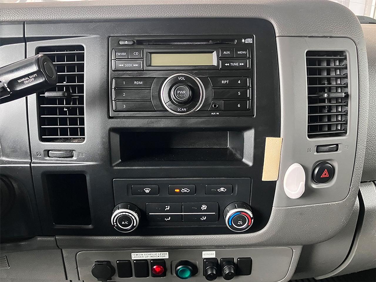 2016 Nissan NV 3500 BOOM TRUCK RH38D|REAR VIEW CAMERA|TRAFFIC ARROWS Photo