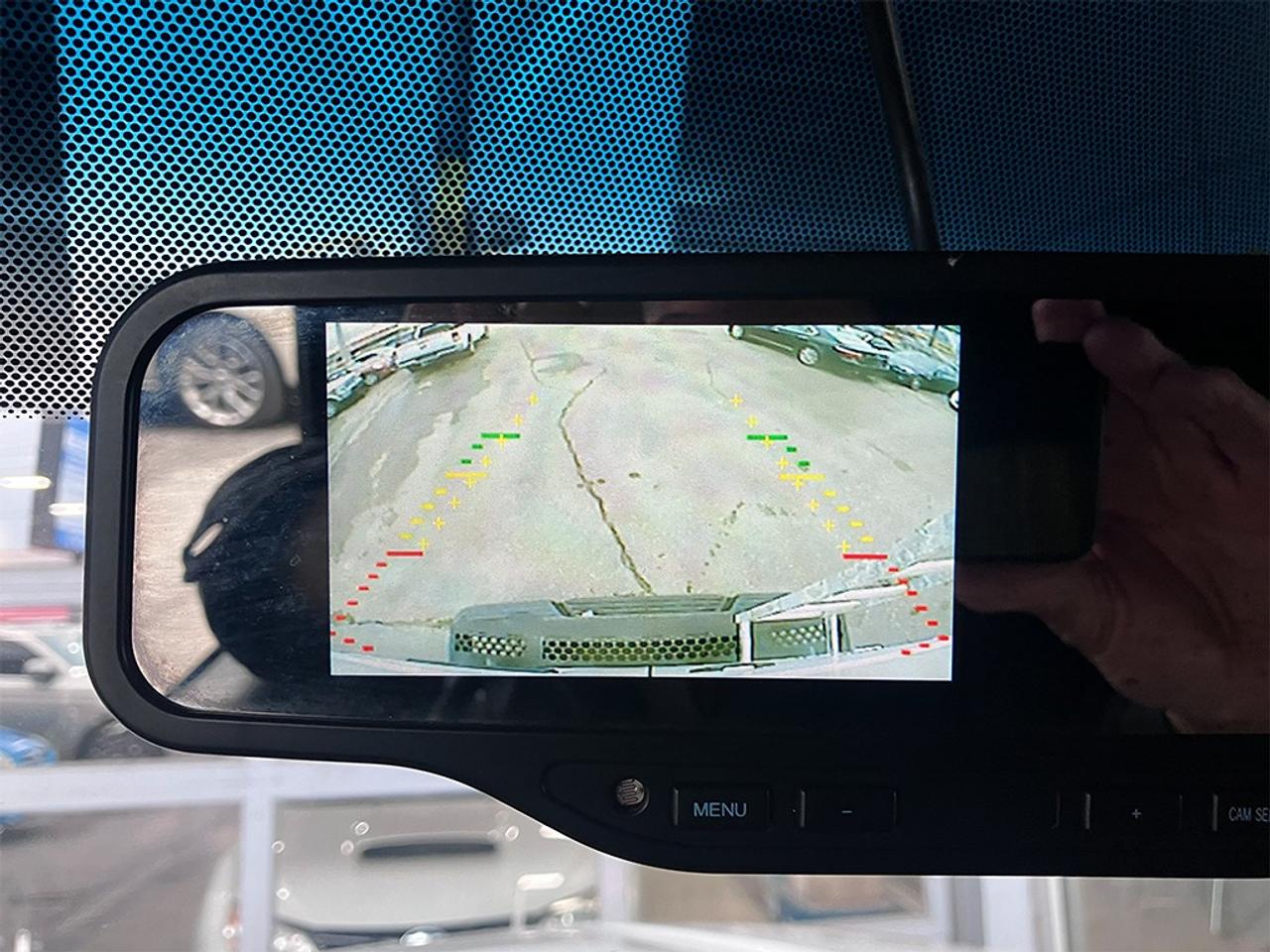 2016 Nissan NV 3500 BOOM TRUCK RH38D|REAR VIEW CAMERA|TRAFFIC ARROWS Photo