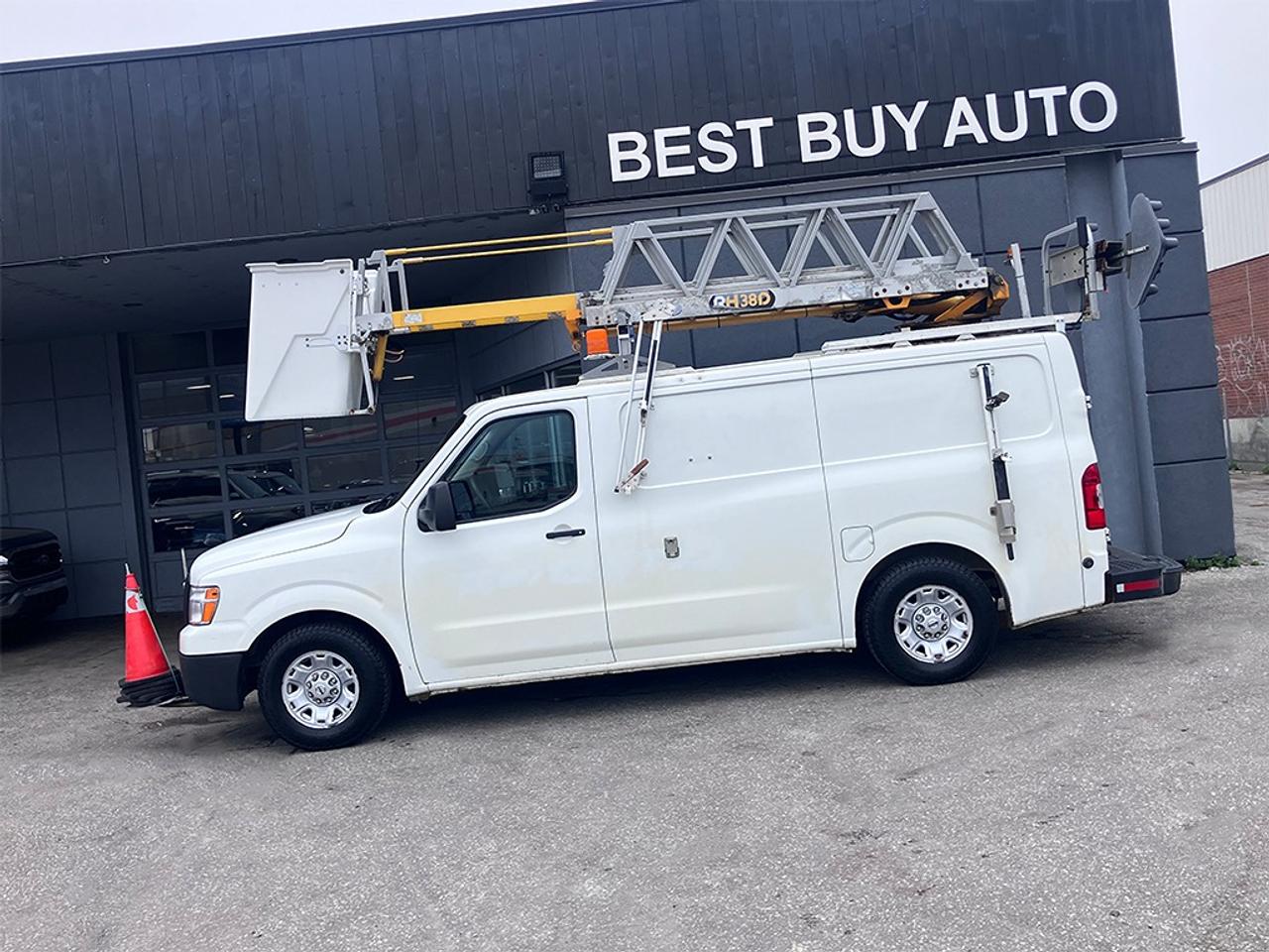 2016 Nissan NV 3500 BOOM TRUCK RH38D|REAR VIEW CAMERA|TRAFFIC ARROWS Photo