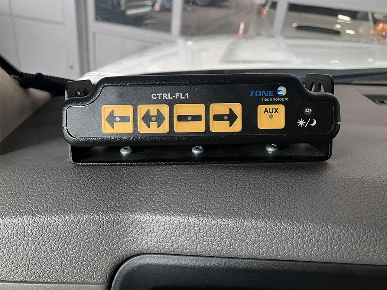 2016 Nissan NV 3500 BOOM TRUCK RH38D|REAR VIEW CAMERA|TRAFFIC ARROWS Photo