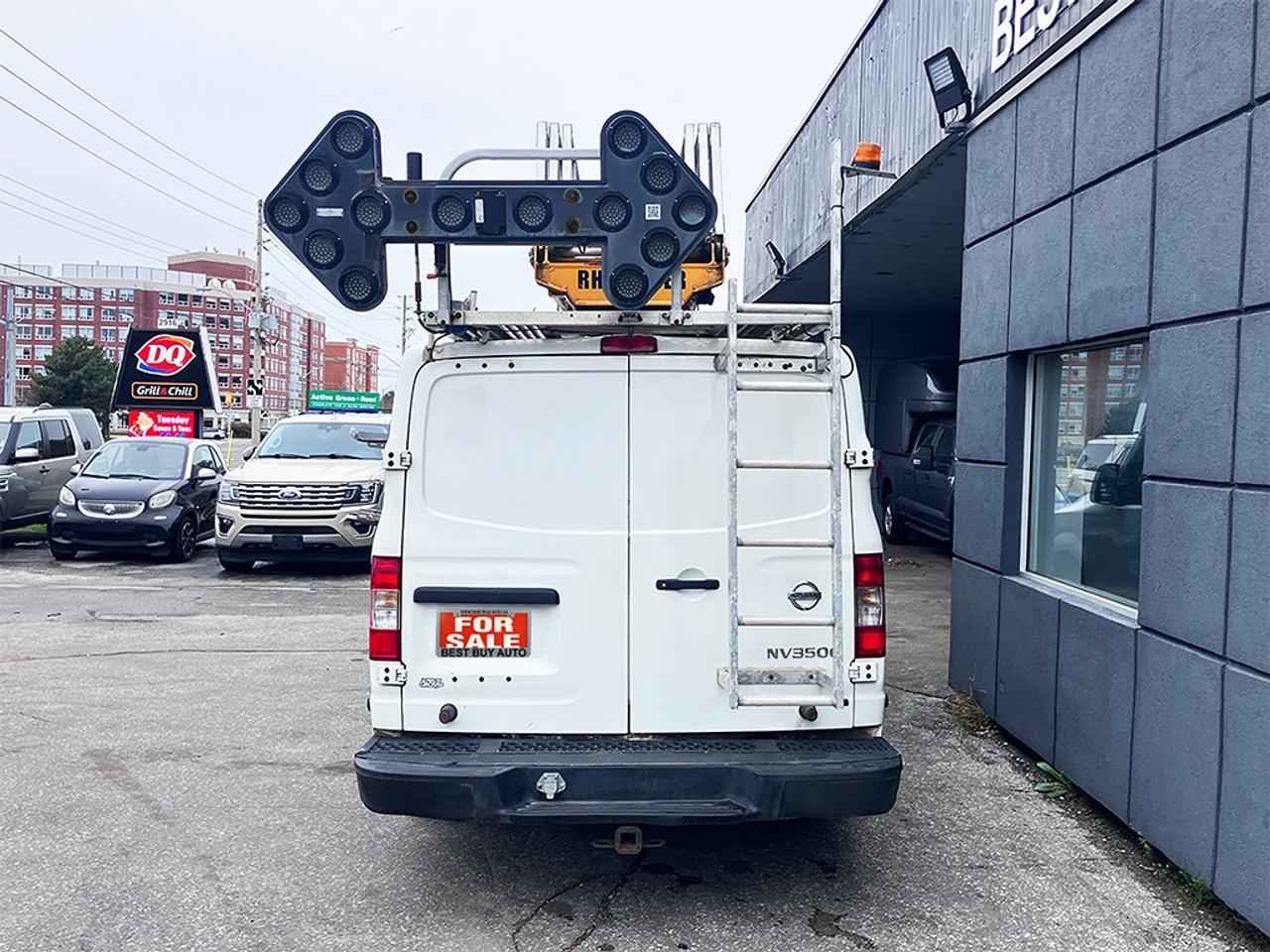 2016 Nissan NV 3500 BOOM TRUCK RH38D|REAR VIEW CAMERA|TRAFFIC ARROWS Photo