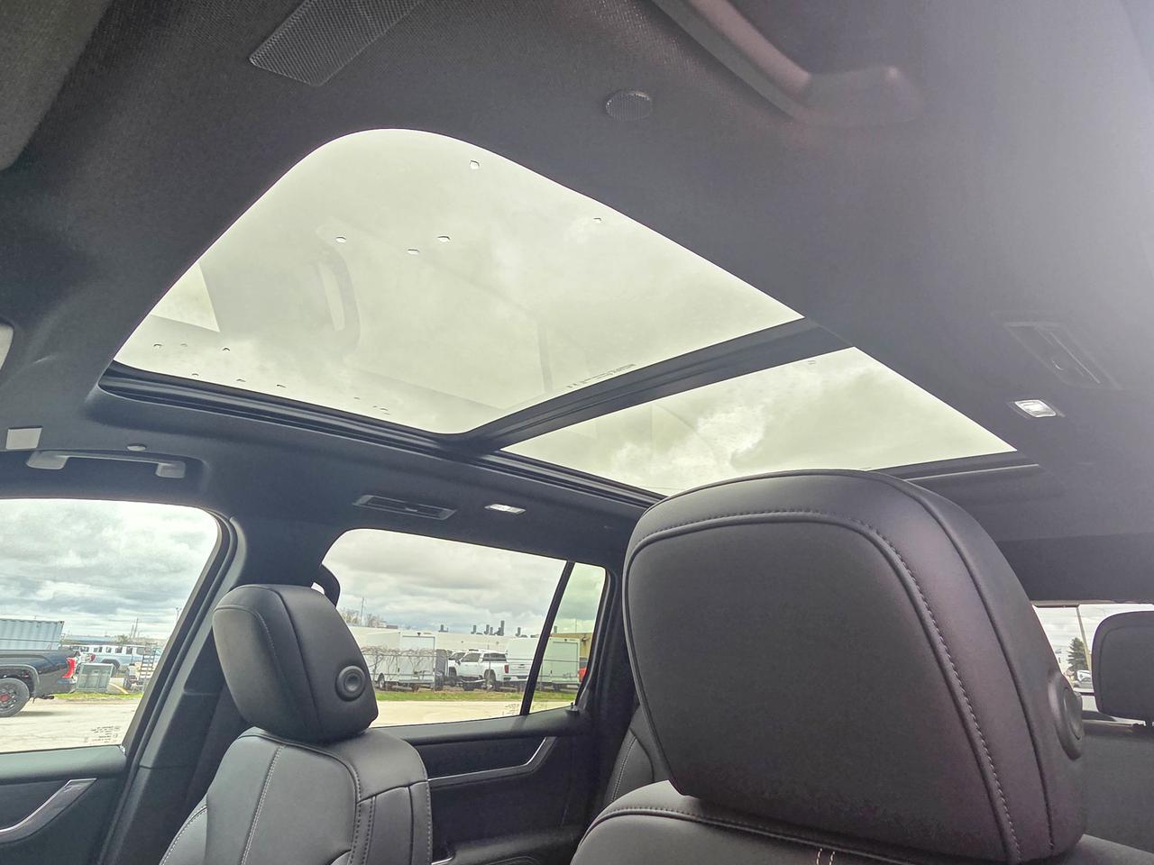 2026 GMC Acadia ELEVATION Photo