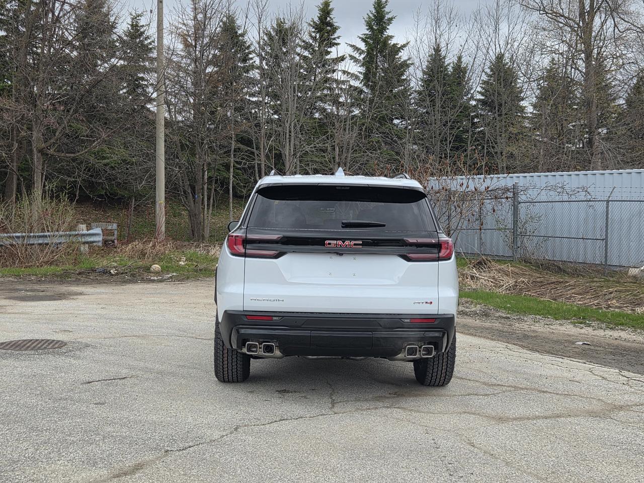 2026 GMC Acadia AT4 Photo