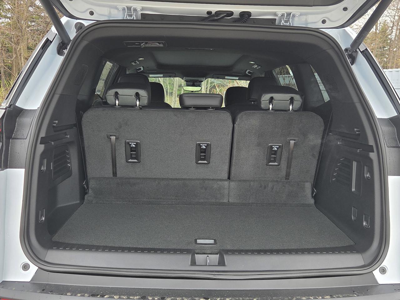 2026 GMC Acadia AT4 Photo