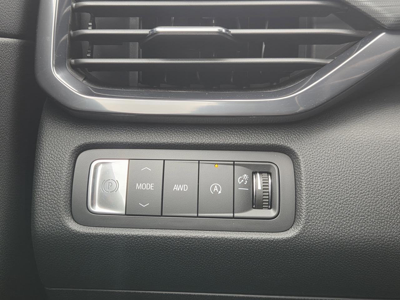 2026 GMC Acadia AT4 Photo