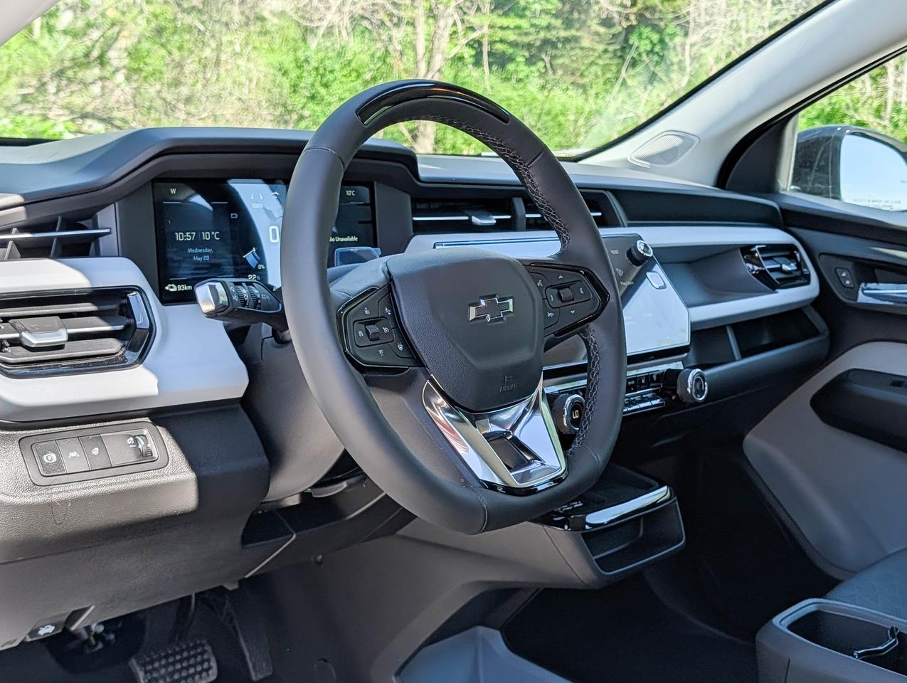 2027 Chevrolet Bolt RS Photo