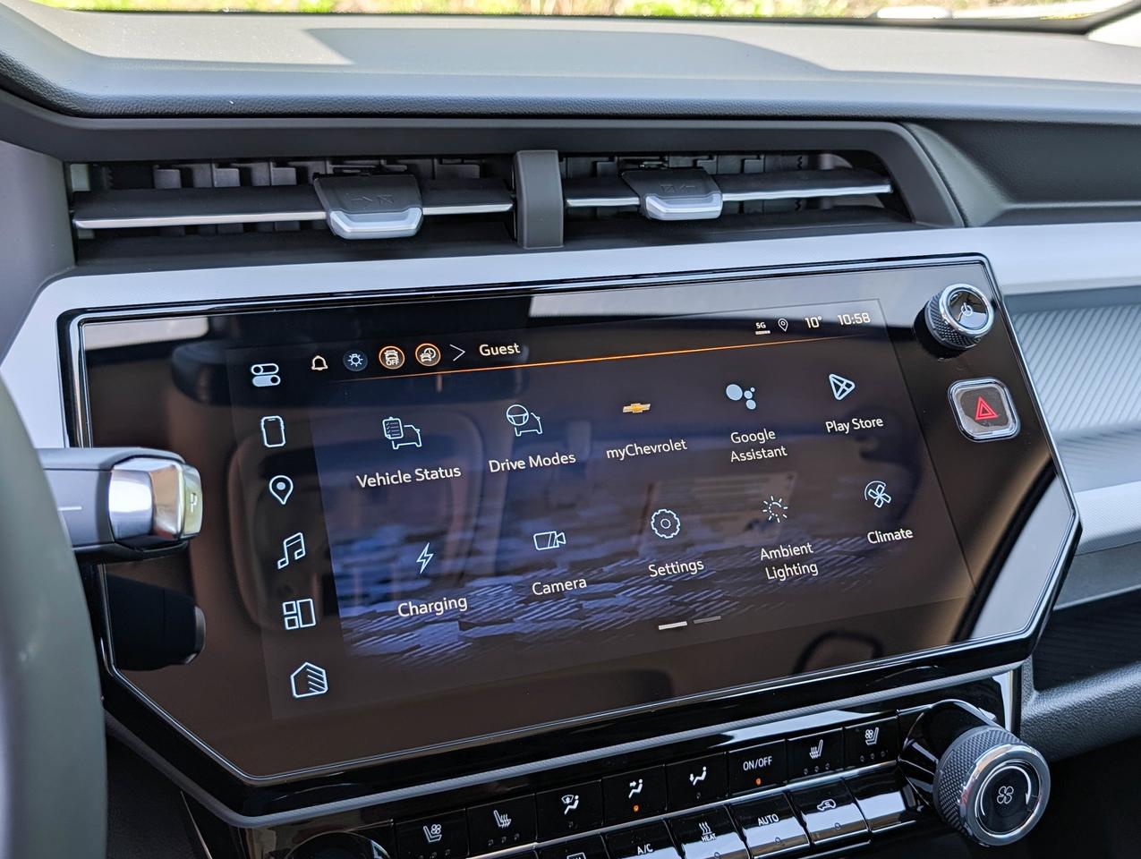 2027 Chevrolet Bolt RS Photo